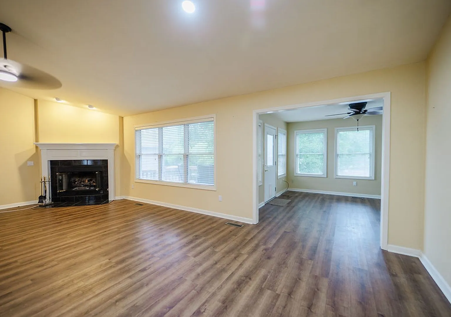 Charming 3 bedroom, 2 bathroom located in the picturesque Hot Springs Village — Photo 3