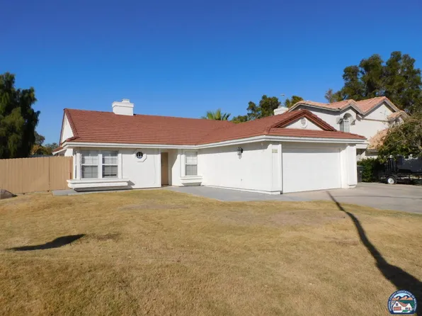 2498 Ross Ave, El Centro, CA 92243