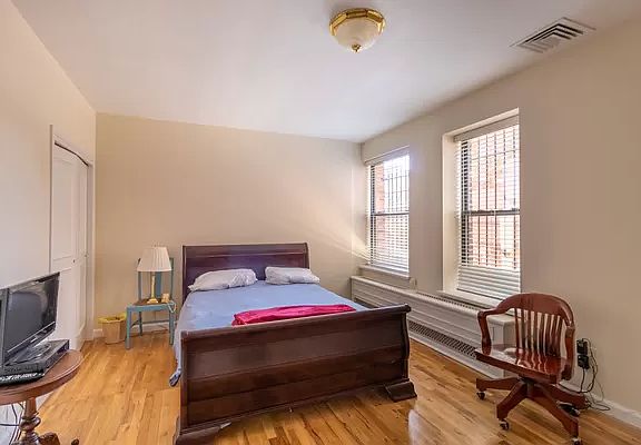 3rd image of 101 W 81st St #605/705