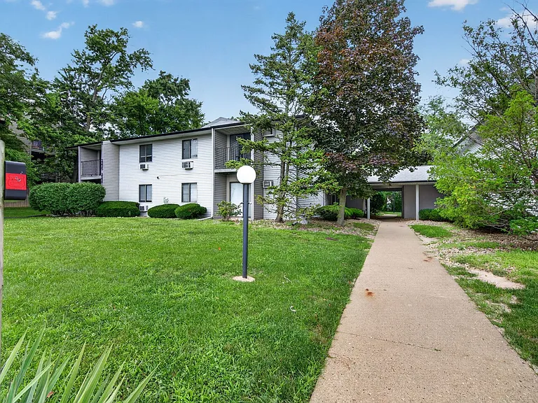 Willow Knolls Apartments — Photo 33