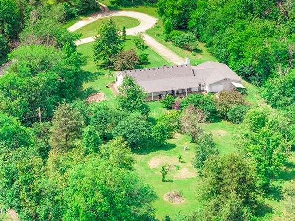 3111 E West Snowy Hills Ln, Hartsburg, MO 65039