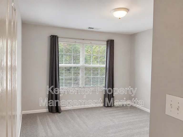 2220 Rosemoore Walk — Photo 15