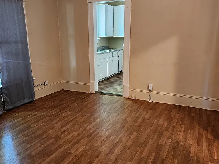 842 Grady St S — Photo 3