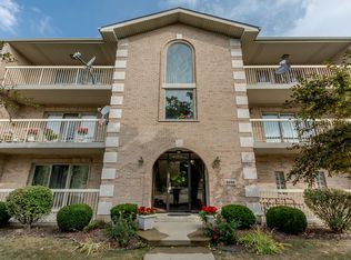 6896 W 87th St APT 2E, Burbank, IL