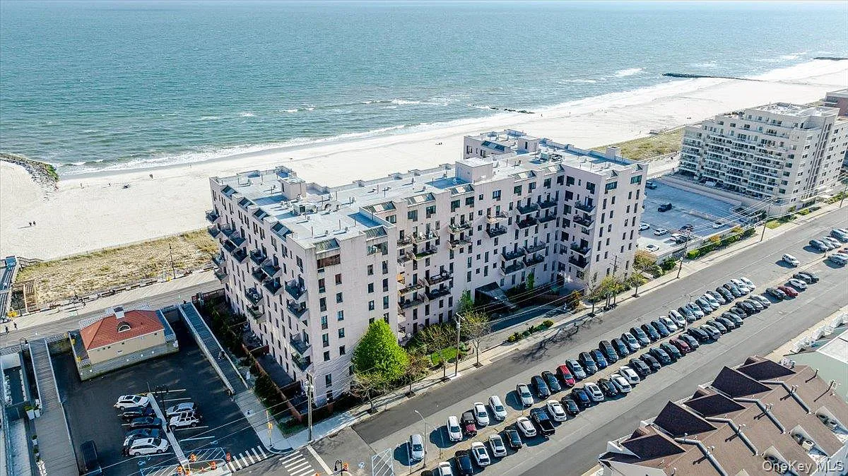 2 bed, 2.5 bath, 1200 sqft, $4,500 — Photo 3