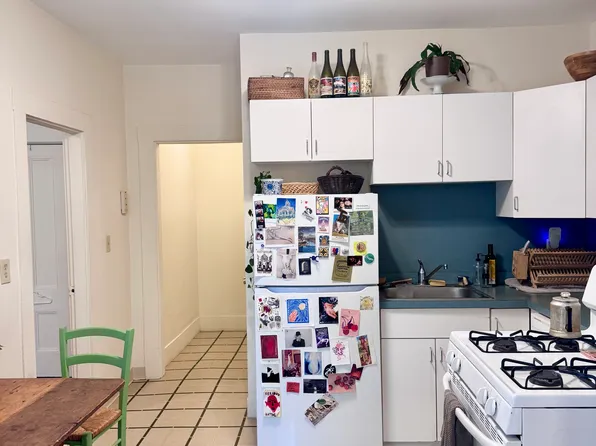 702 Green St APT 1, Cambridge, MA 02139