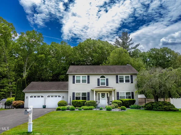 106 Pheasant, Schenectady, NY 12303