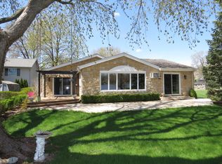 604 Bally Rd, McHenry, IL 60050