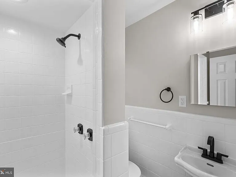 10242 Stratford Ave — Photo 43