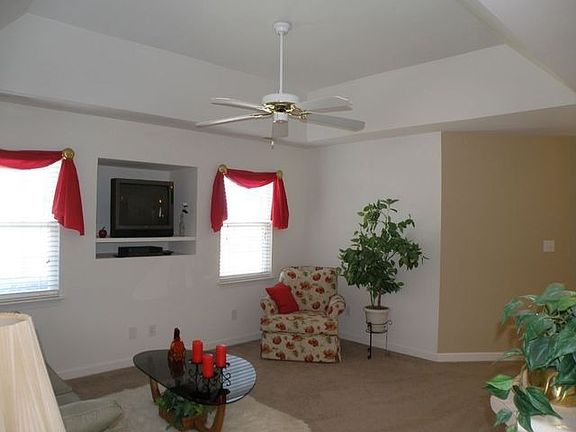 3rd image of 111 Oak Village Pkwy