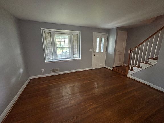 4th image of 1299 Gittings Ave
