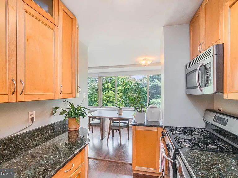 1210 N Taft St #504 — Photo 11
