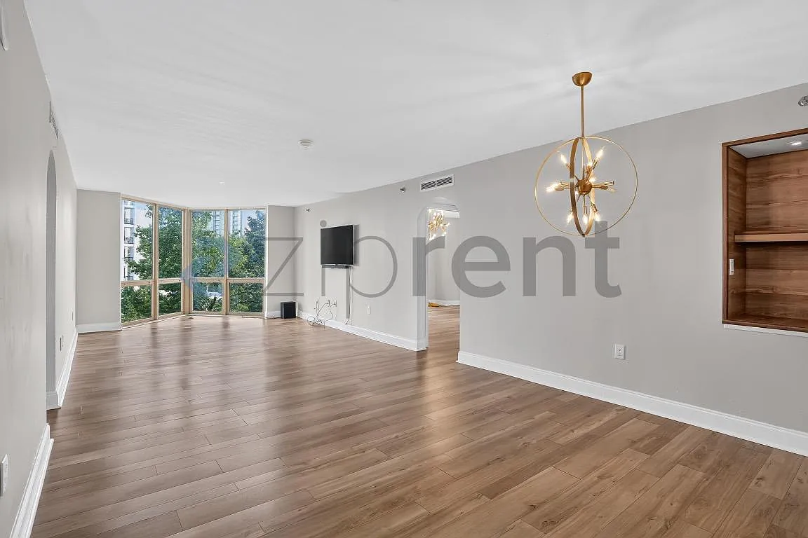 2 bed, 1260 sqft, $2,400 — Photo 3