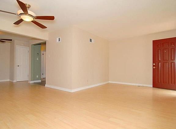 4th image of 6813 Lansdowne Ave