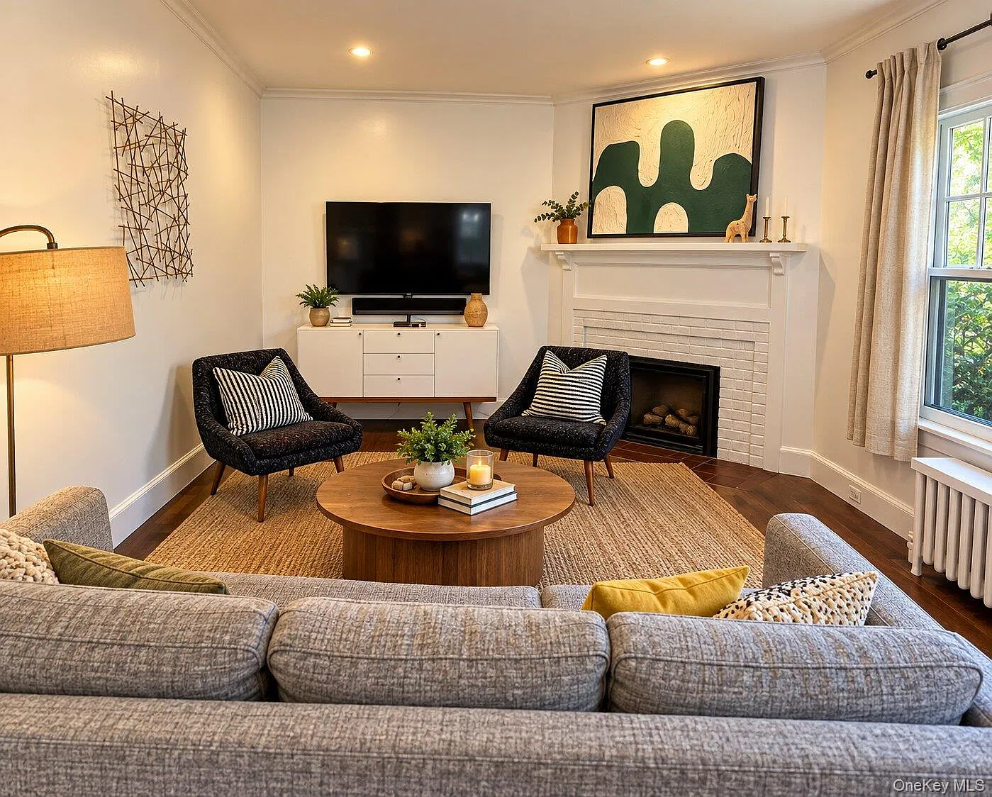 2 bed, 1.0 bath, 1400 sqft, $2,150 — Photo 2