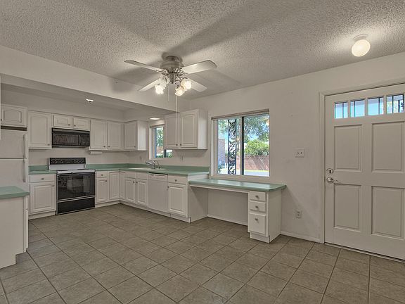 4th image of 4083 E Campbell Ave