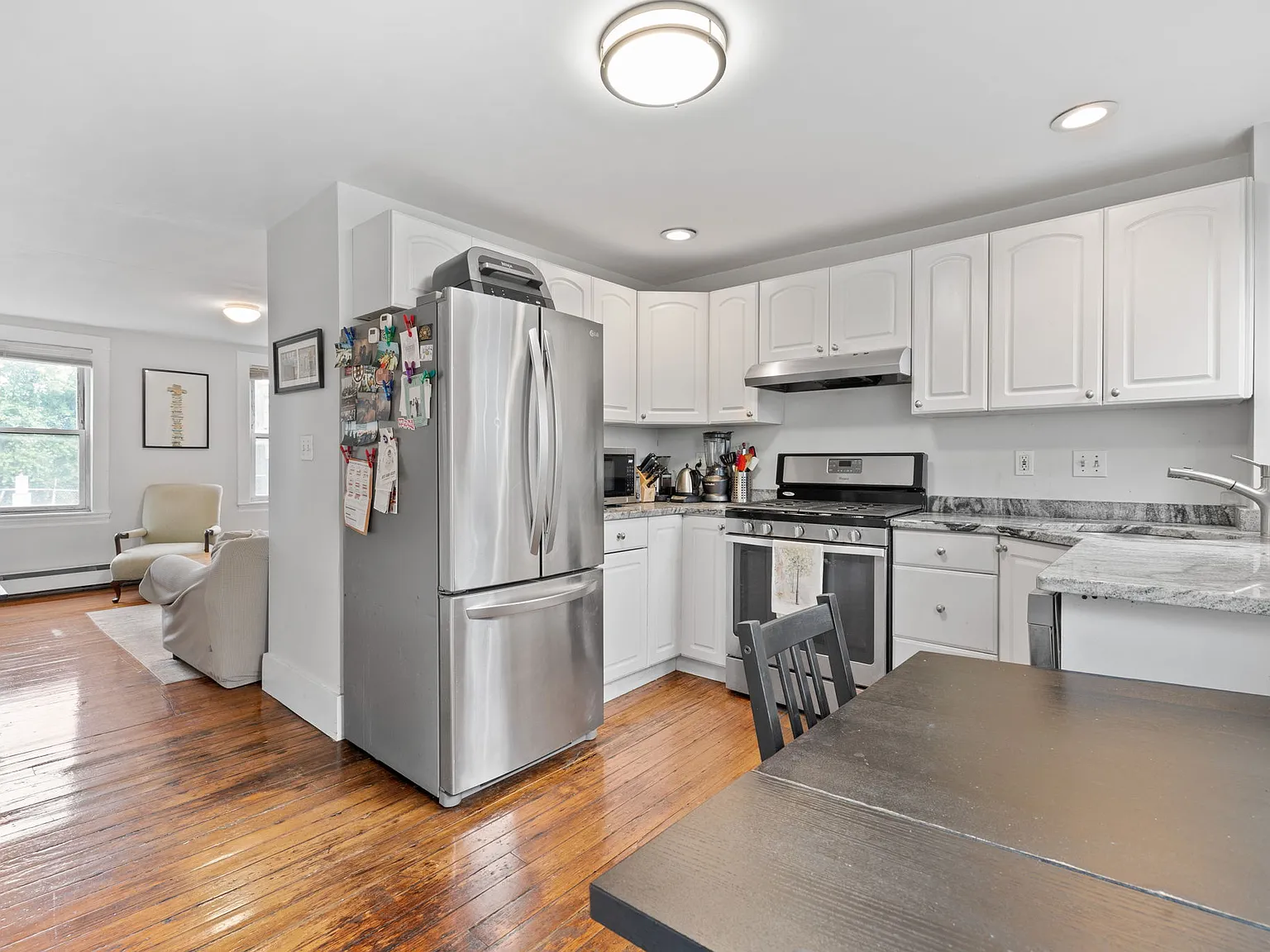 4 bed, 1800 sqft, $5,200 — Photo 1