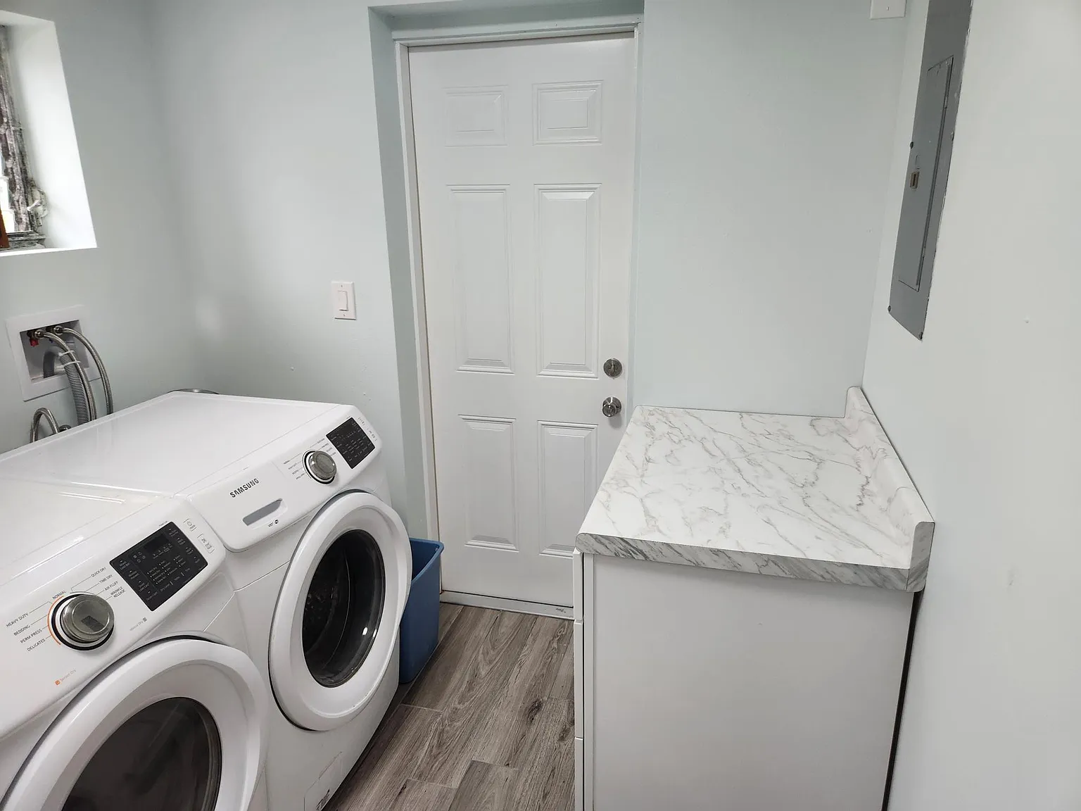 3 bed, 1.5 bath, 936 sqft, $2,500 — Photo 4