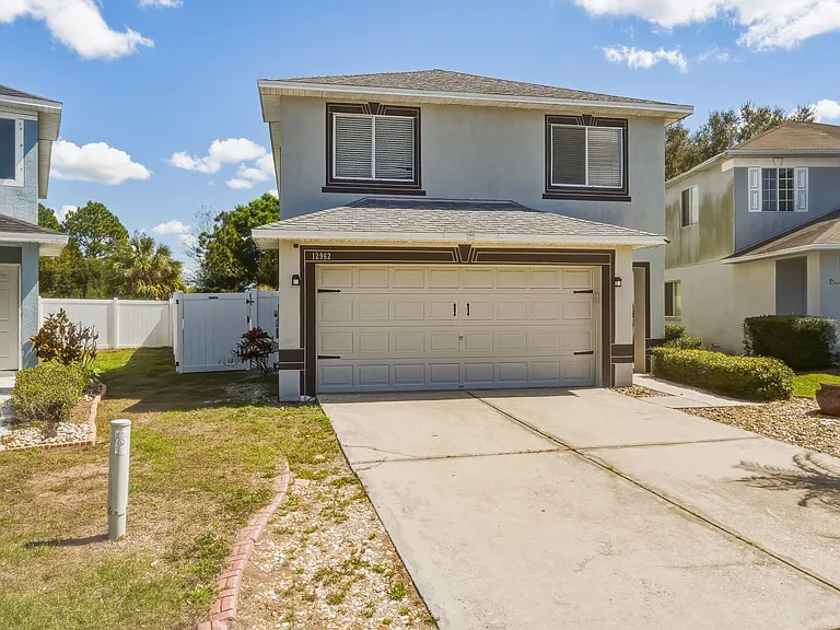 12962 Fennway Ridge Dr — Photo 3