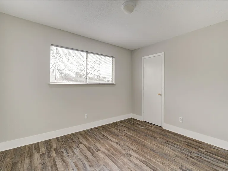 6603 1/2 Narcissus St — Photo 21