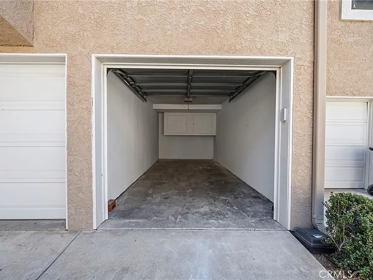 1631 Charterwood Ct — Photo 2
