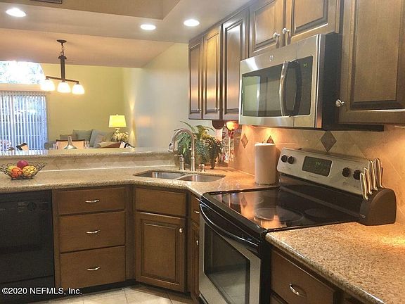 5th image of 10110 Fromage Cir S