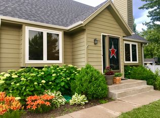 8521 Larson Blvd, Lincoln, NE 68505