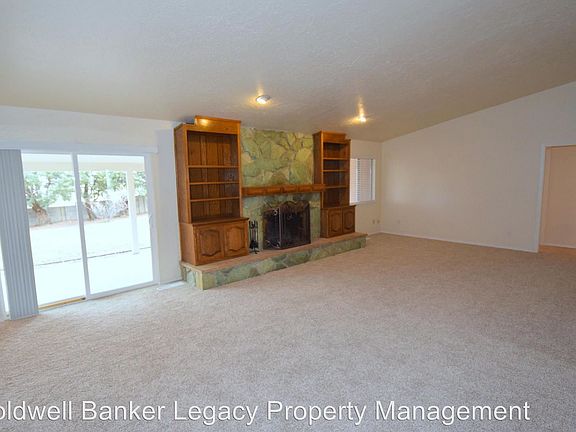 4th image of 1121 Monte Largo Dr NE