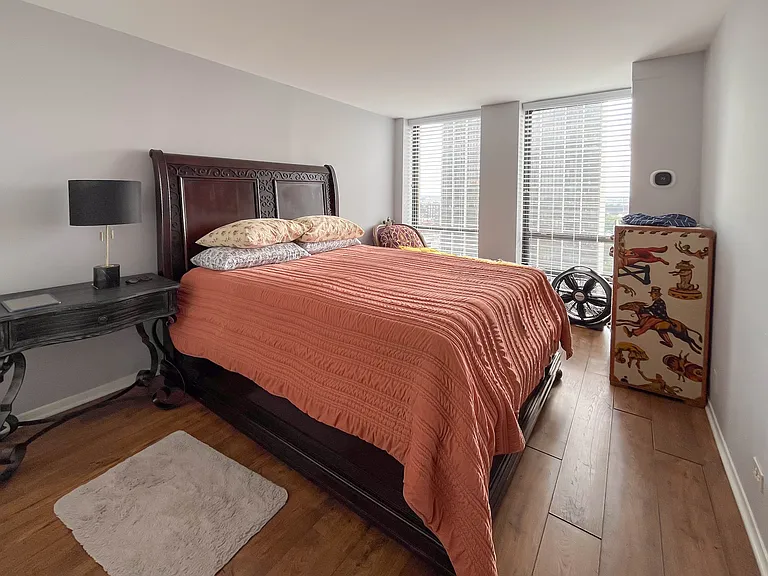 1660 N Lasalle St #1608 — Photo 9