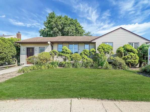 303 Woodbury Road, Hicksville, NY 11801
