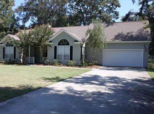 32 Purrysburg Dr, Beaufort, SC 29907