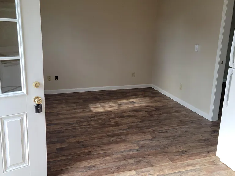 60 Kenrick Pl — Photo 3