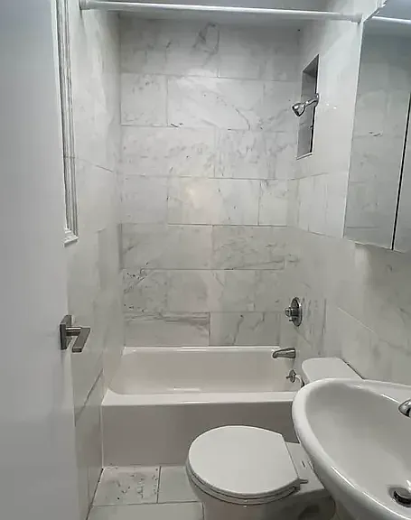 273 E 10th St #14 — Photo 7