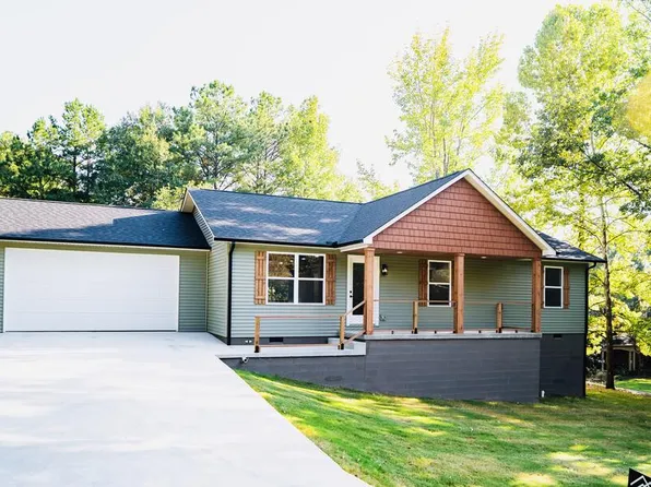284 Hawkins Ln, Huntingdon, TN 38344