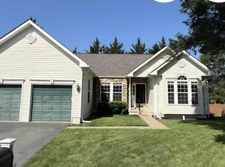 815 Aztec Dr #B, Frederick, MD 21701