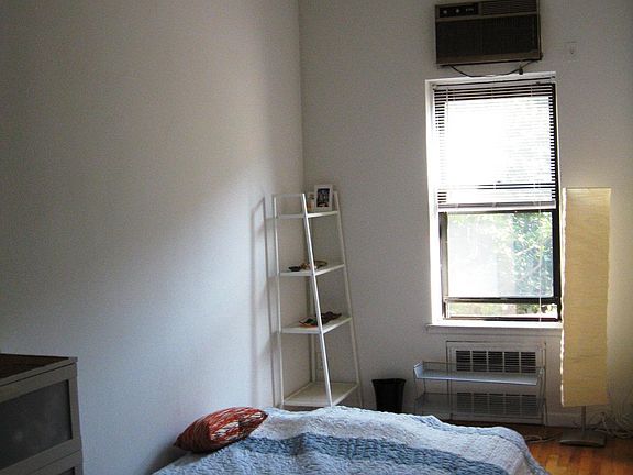 3rd image of 27 W 89th St APT F