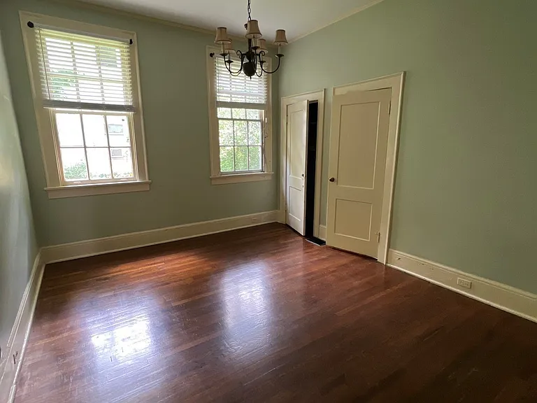702 Cloverdale Rd — Photo 17
