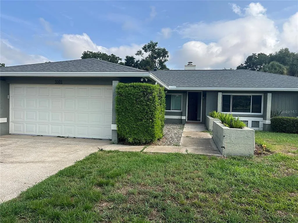 3 bed, 2.0 bath, 1662 sqft, $2,200 — Photo 3