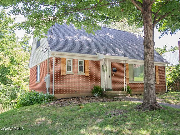 2nd image of 140 Bolton Dr