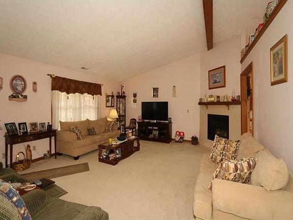 2nd image of 1646 Woodville Pike