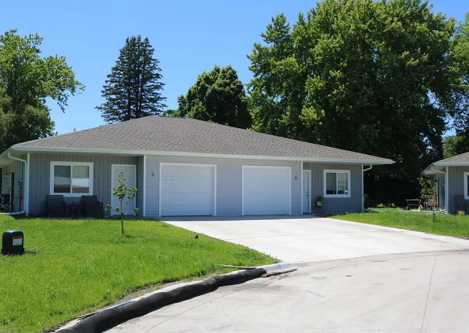 7 Reserve Ct