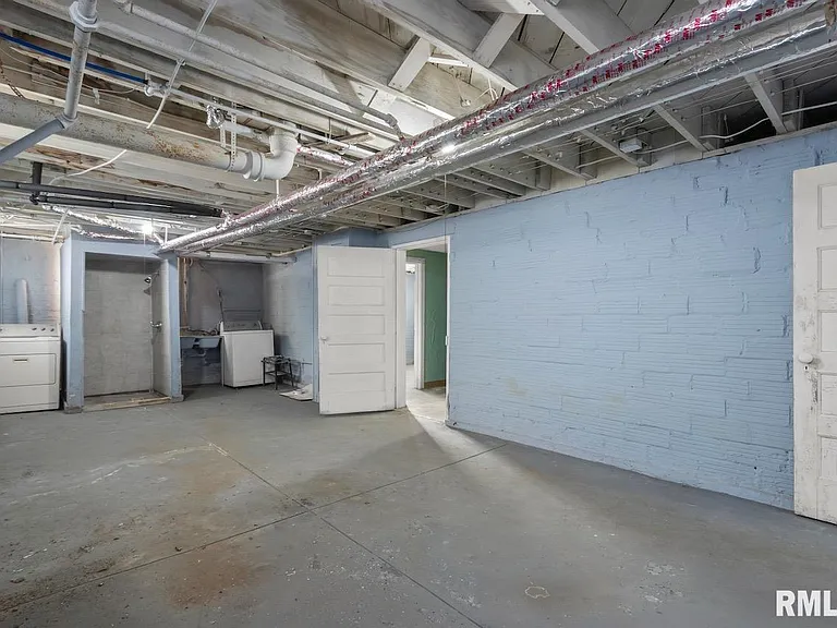 1816 W Callender Ave — Photo 27
