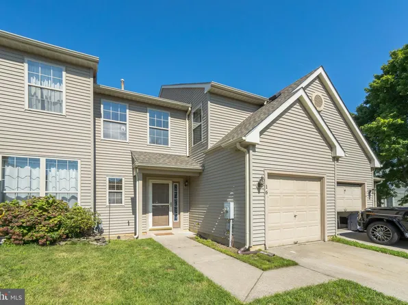 16 Woodcrest Ln, Delran, NJ 08075