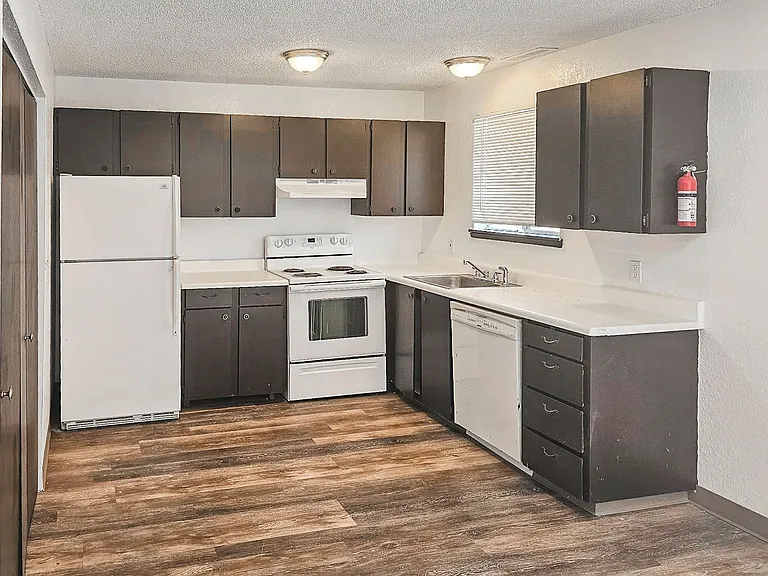 Tahoma Park Apartments — Photo 40