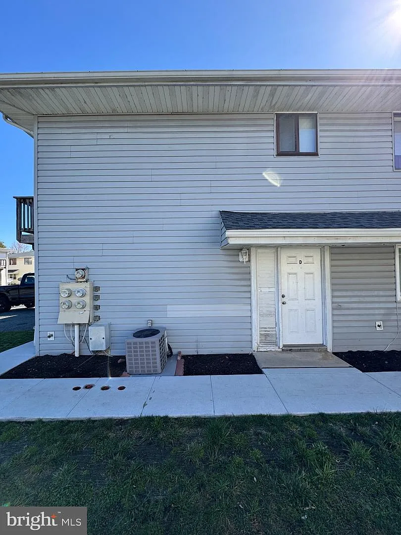 829 Windstream Way Unit D photo 1