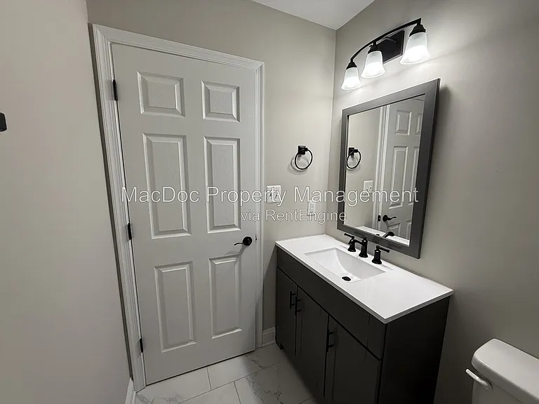 77 Lakeview Dr — Photo 14