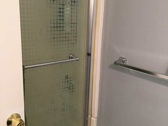 4th image of 6438 Troost Ave #2