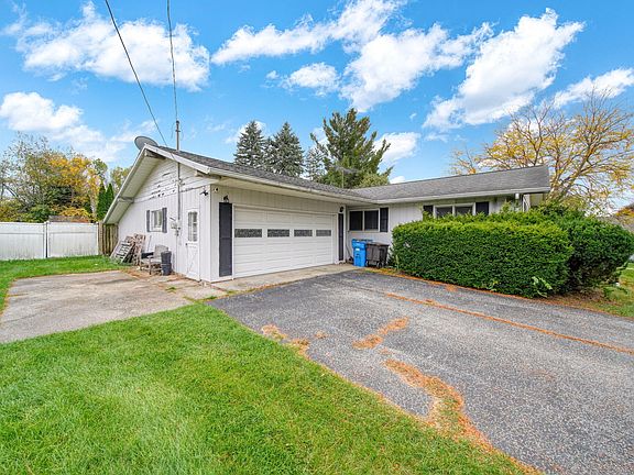 3rd image of 275 Normandy Dr