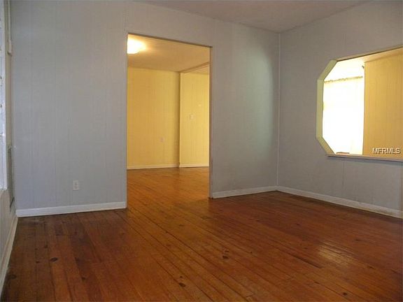 5th image of 2907 Woodland Dr