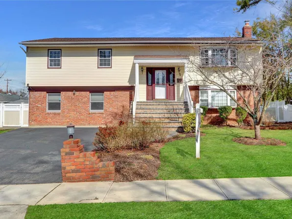 5 Arthur Avenue, Bethpage, NY 11714